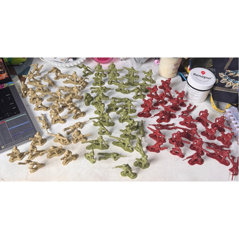 Lanard "The Corps" Army Men Army Toy Soldiers x 87 Soldiers 3 different colours